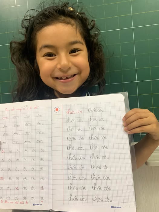 Tạo cho trẻ niềm vui học tập, tránh áp lực – căng thẳng.